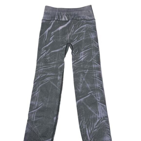 Lululemon Ebb to Street Tight In Stone Wash Graphite Grey Size 4 - Picture 6 of 10